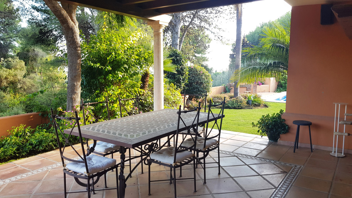 4 Bedroom Villa for Sale in Sierra Blanca — view 14