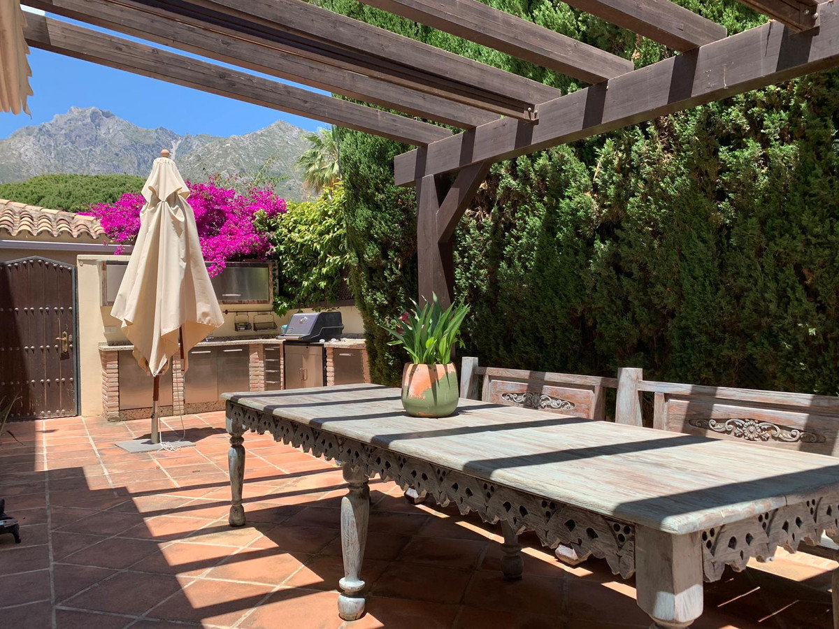 5 Bedroom Villa for Sale in Sierra Blanca — view 17