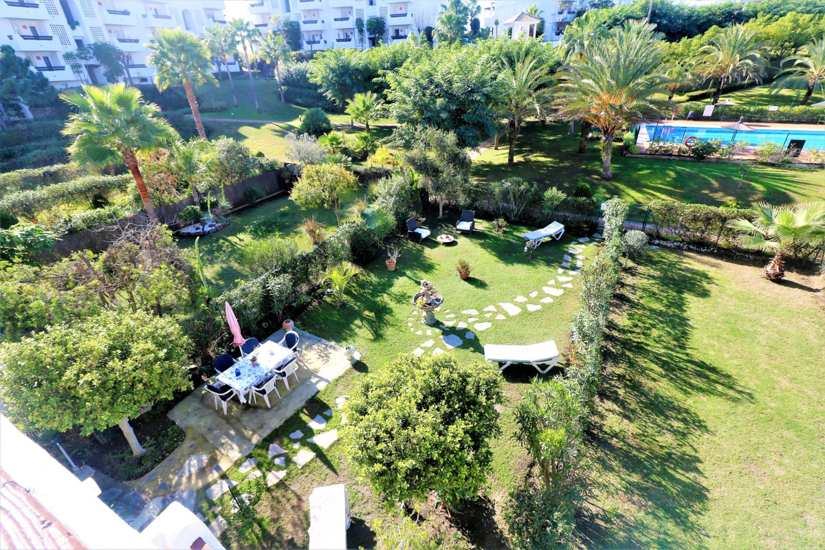 3 Bedroom Villa for Sale in Estepona — 2