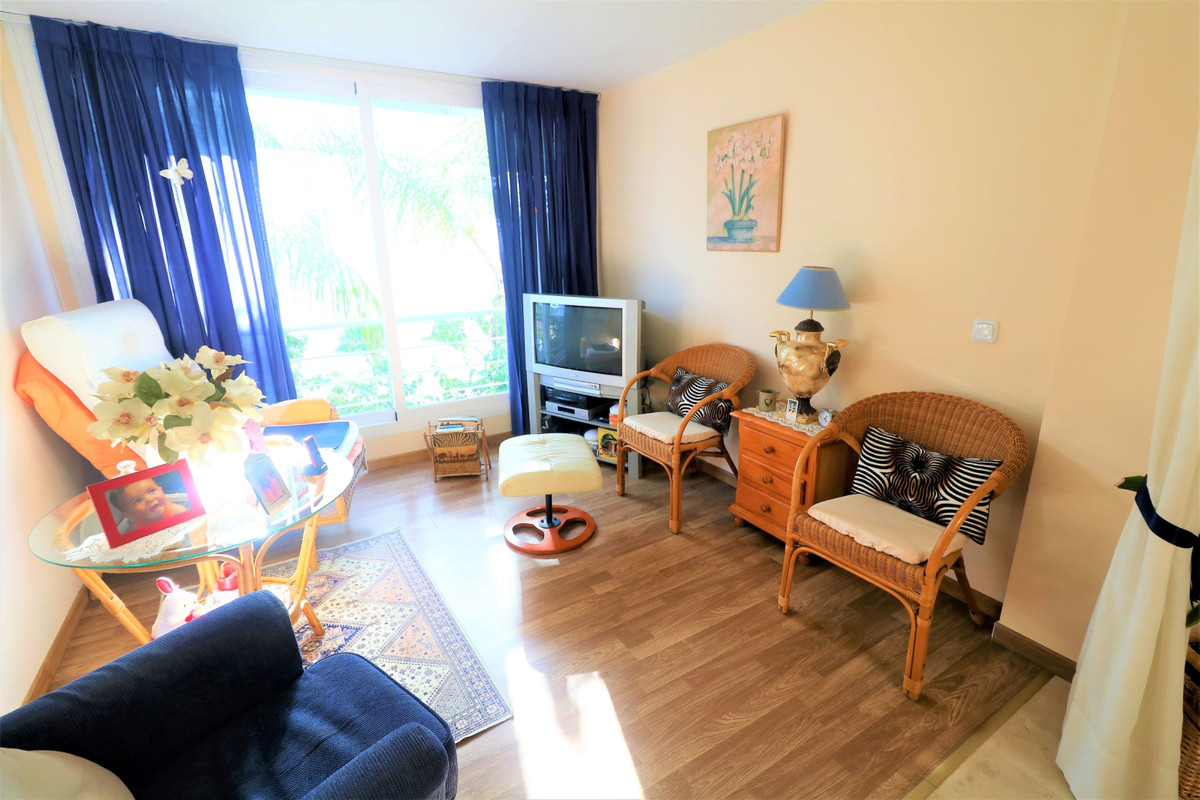 3 Bedroom Villa for Sale in Estepona — view 11
