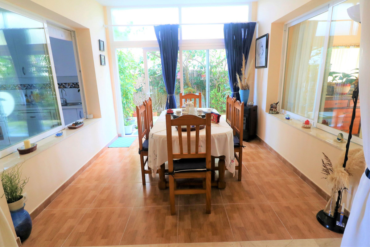 3 Bedroom Villa for Sale in Estepona — view 13