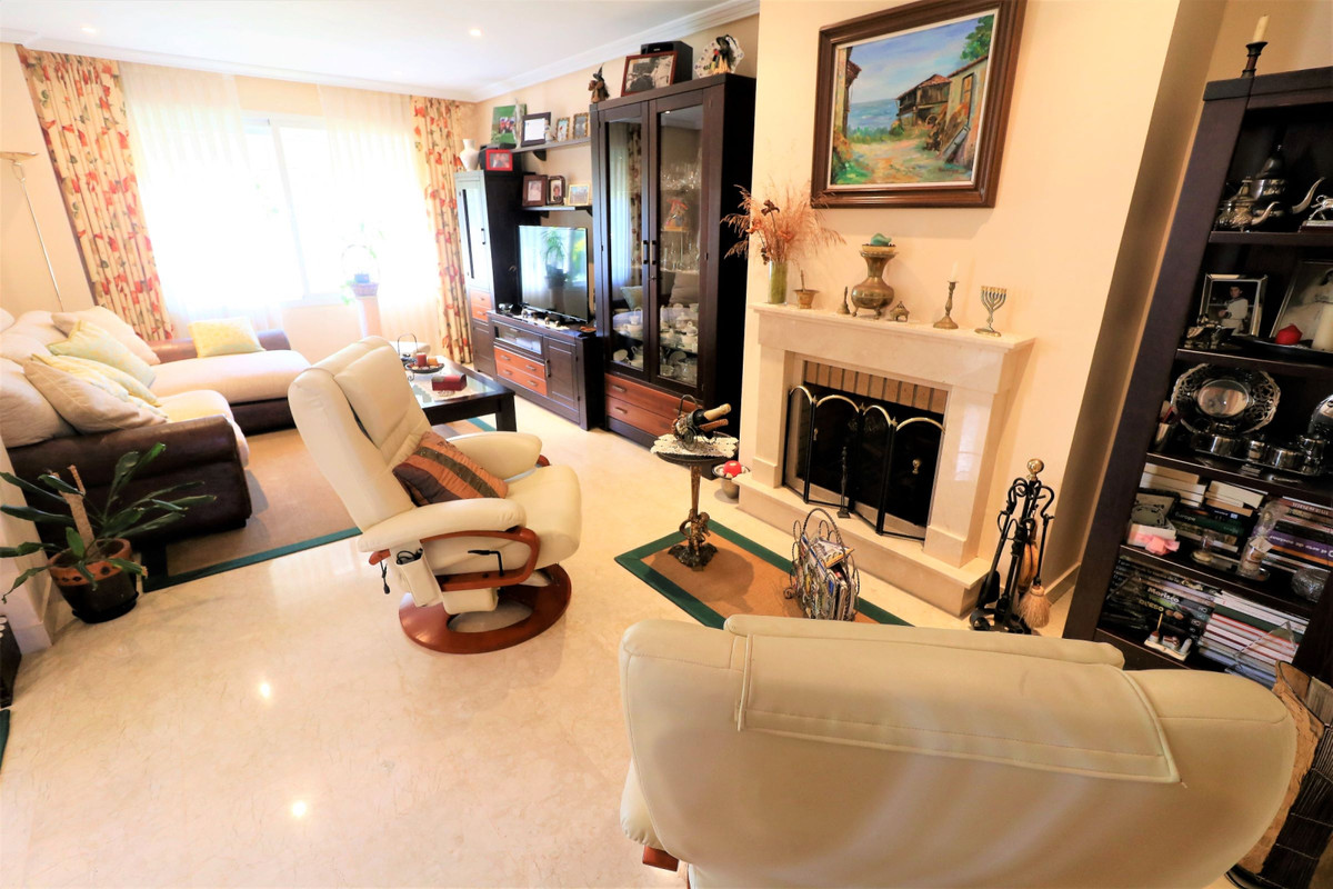 3 Bedroom Villa for Sale in Estepona — 4