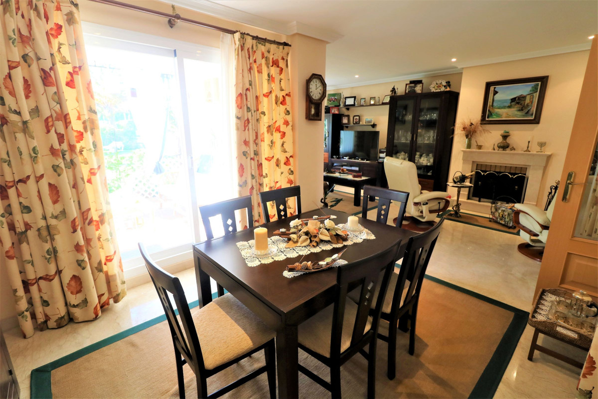 3 Bedroom Villa for Sale in Estepona — 8