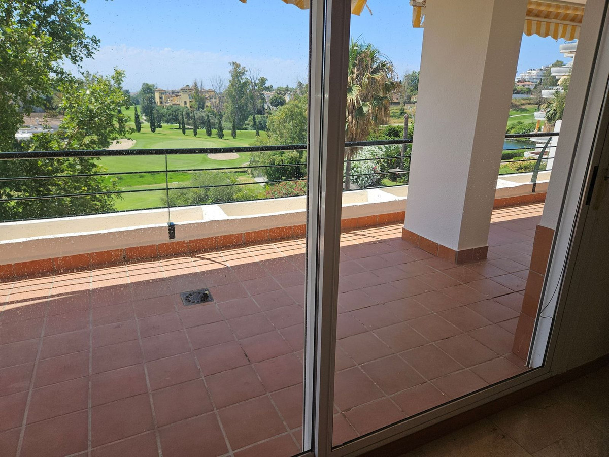 3 Bedroom Apartment for Sale in Guadalmina Alta — view 13