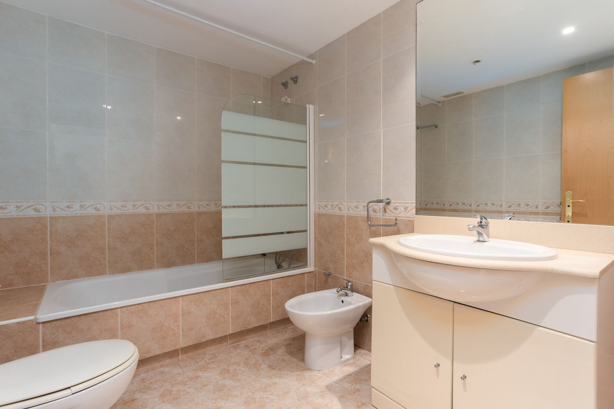 3 Bedroom Apartment for Sale in Guadalmina Alta — view 19