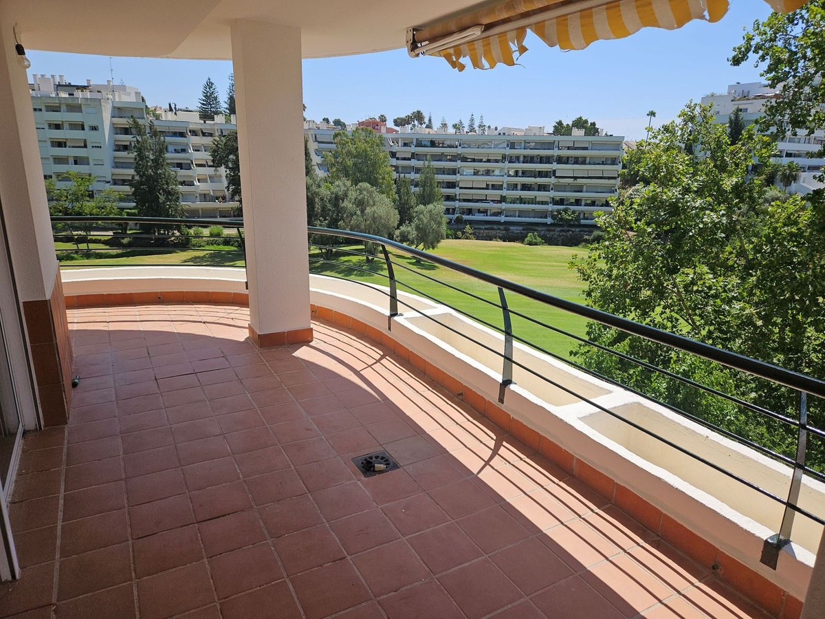 3 Bedroom Apartment for Sale in Guadalmina Alta — 5