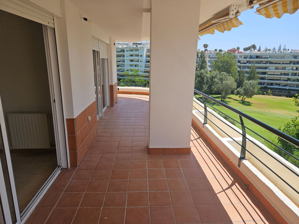 3 Bedroom Apartment for Sale in Guadalmina Alta — 6