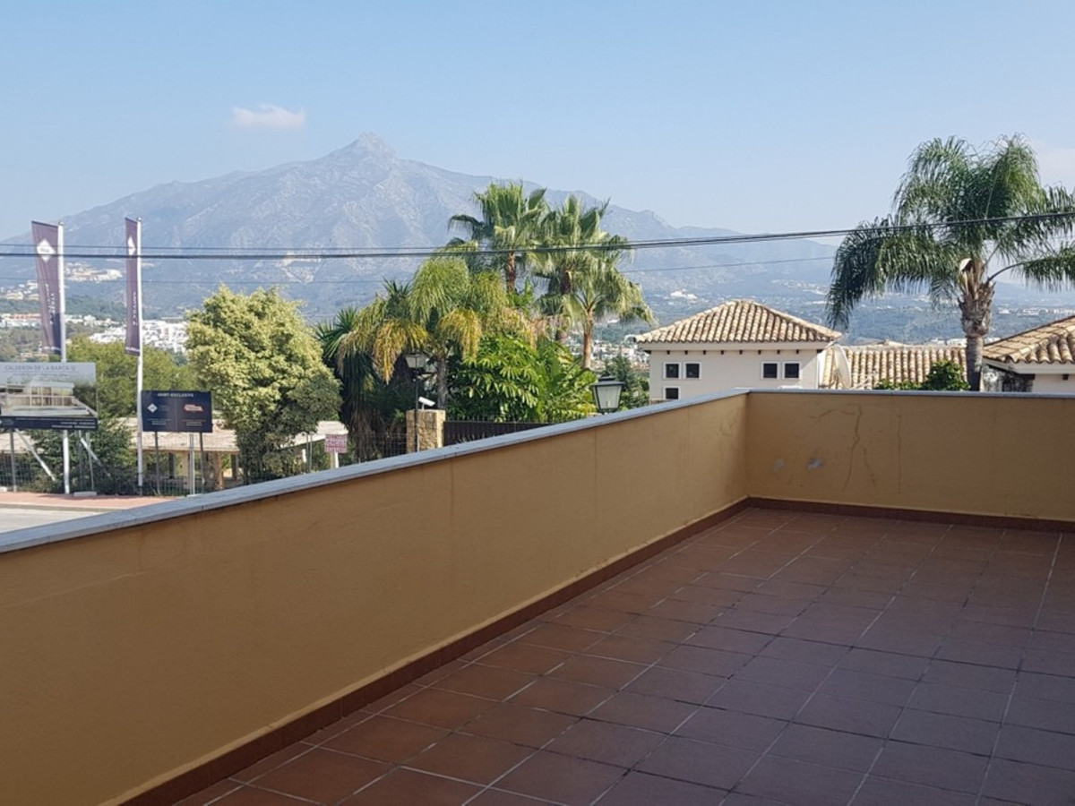 5 Bedroom Villa for Sale in Nueva Andalucía — view 14