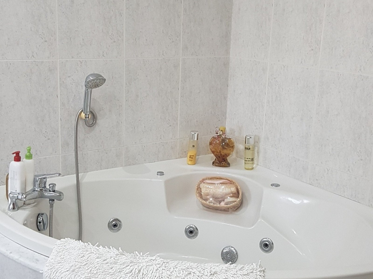 5 Bedroom Villa for Sale in Nueva Andalucía — view 16