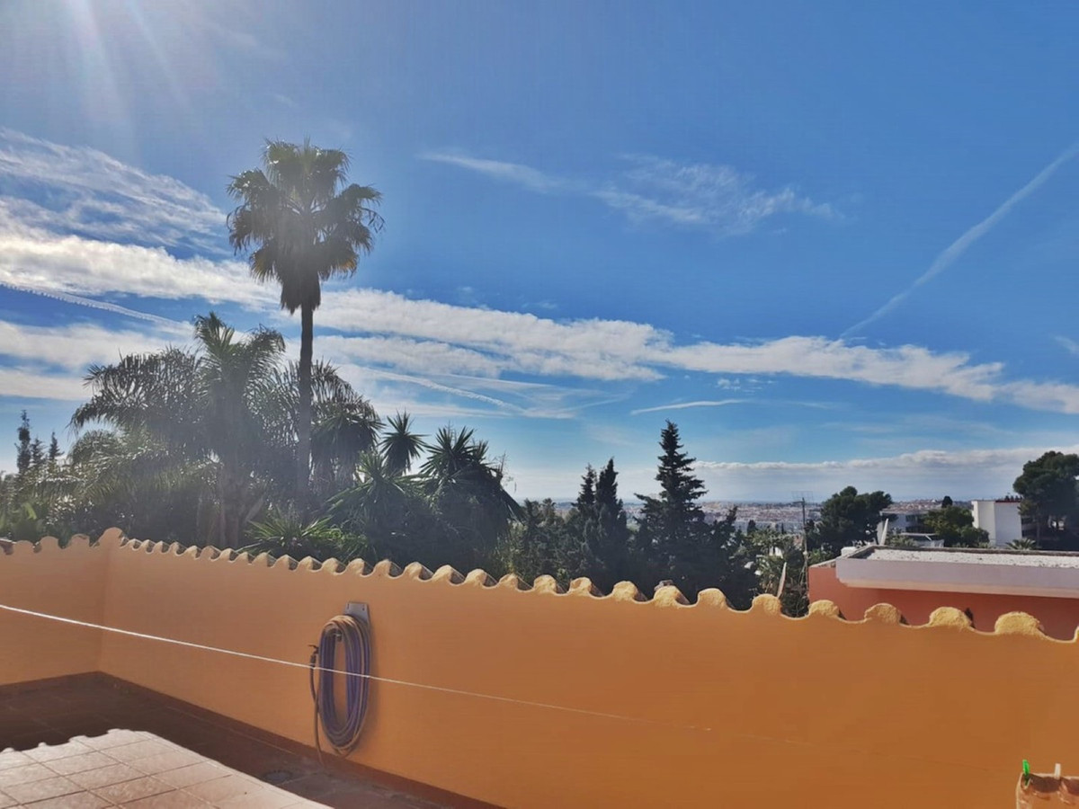 5 Bedroom Villa for Sale in Nueva Andalucía — view 18