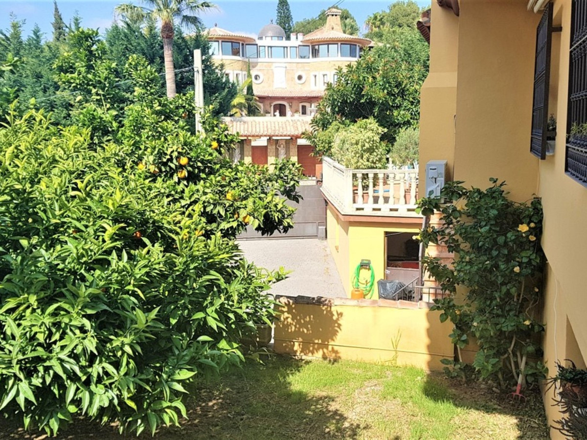 5 Bedroom Villa for Sale in Nueva Andalucía — 4
