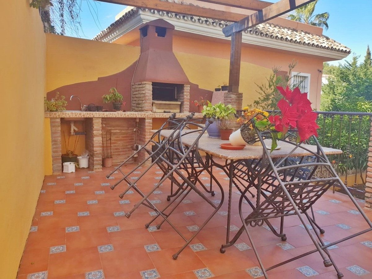 5 Bedroom Villa for Sale in Nueva Andalucía — 8