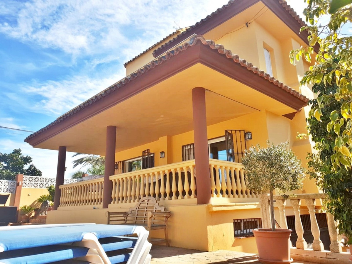 5 Bedroom Villa for Sale in Nueva Andalucía — 9