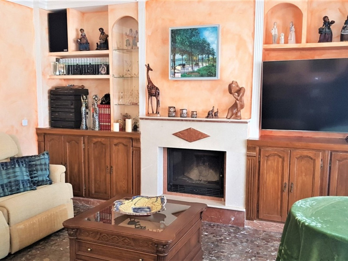 5 Bedroom Villa for Sale in Nueva Andalucía — view 10