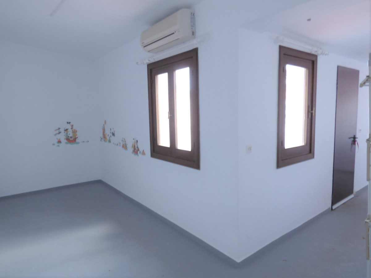 2 Bedroom Villa for Sale in Marbella — 7