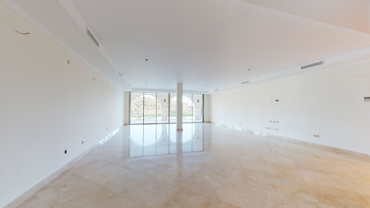 7 Bedroom Villa for Sale in Los Arqueros — 9