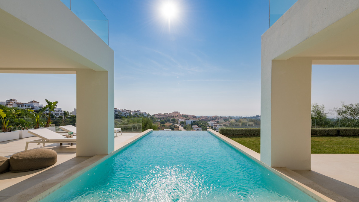 3 Bedroom Villa for Sale in Benahavís — 2