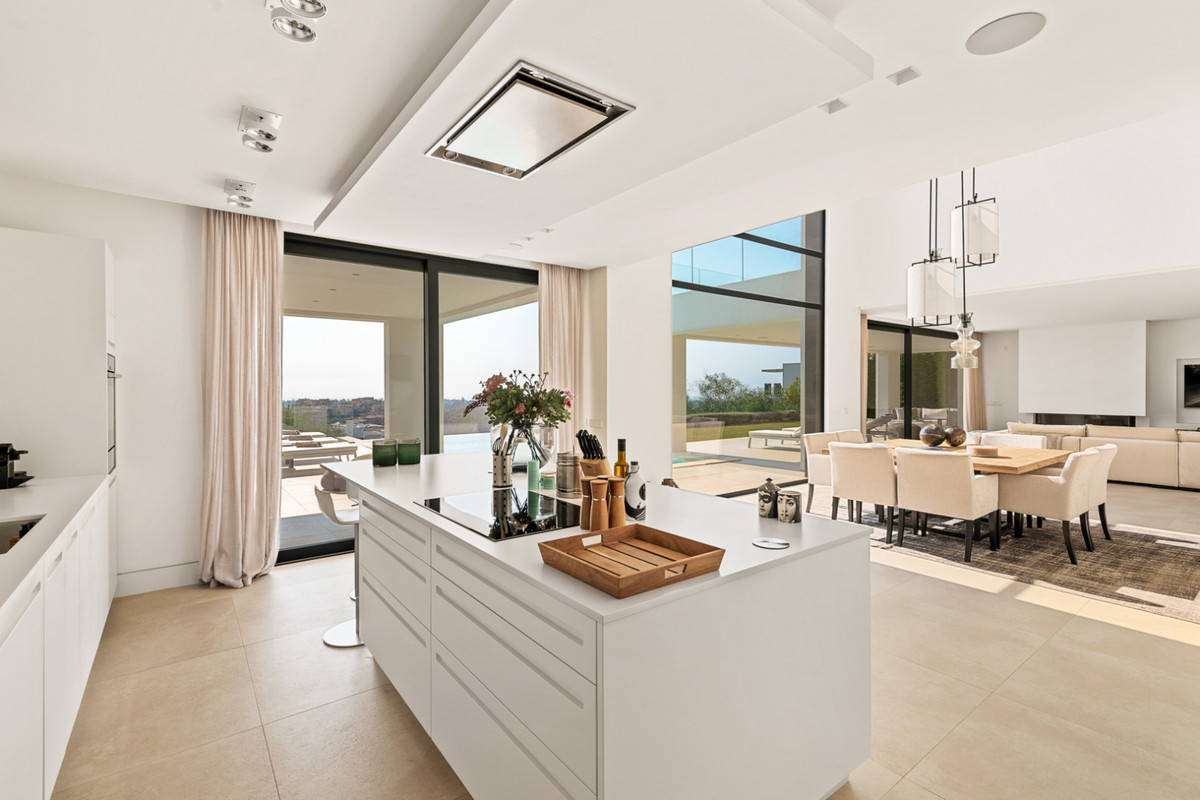 3 Bedroom Villa for Sale in Benahavís — 3
