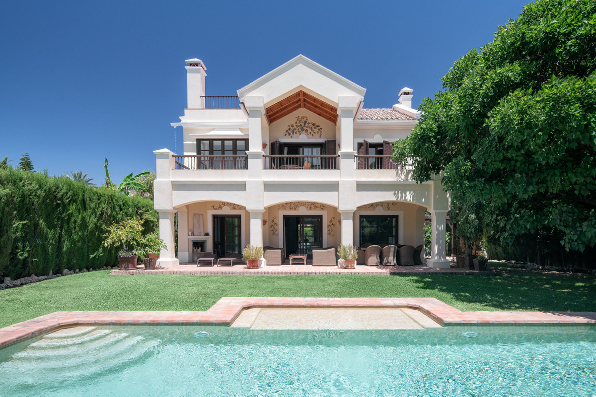 5 Bedroom Villa for Sale in Marbella — 9