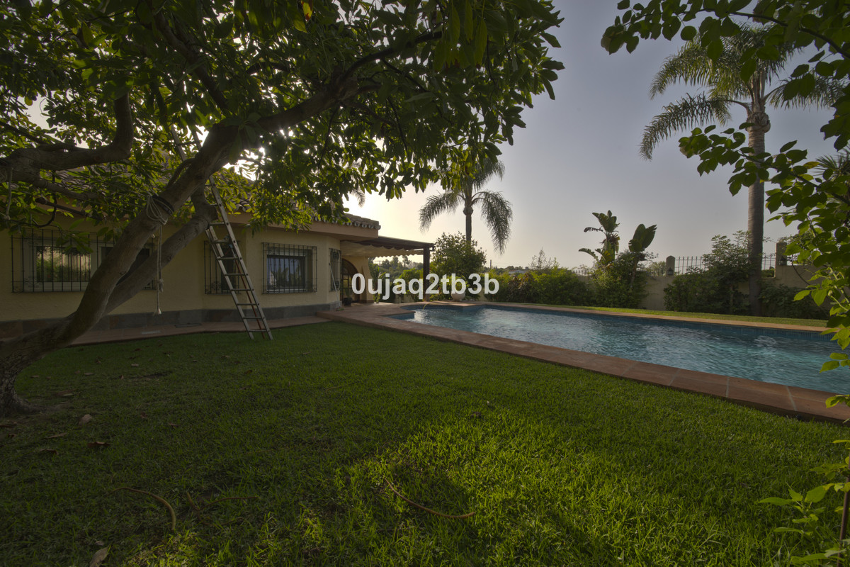 5 Bedroom Villa for Sale in New Golden Mile — view 11