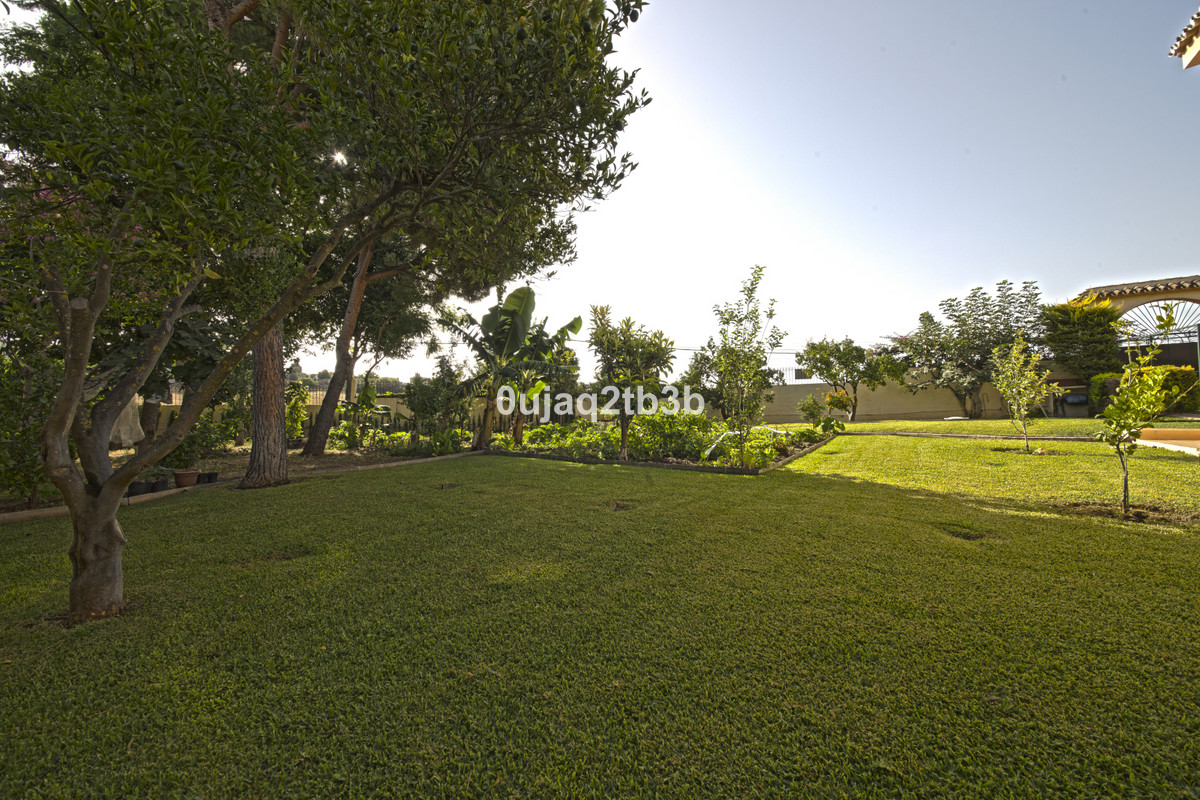 5 Bedroom Villa for Sale in New Golden Mile — view 13