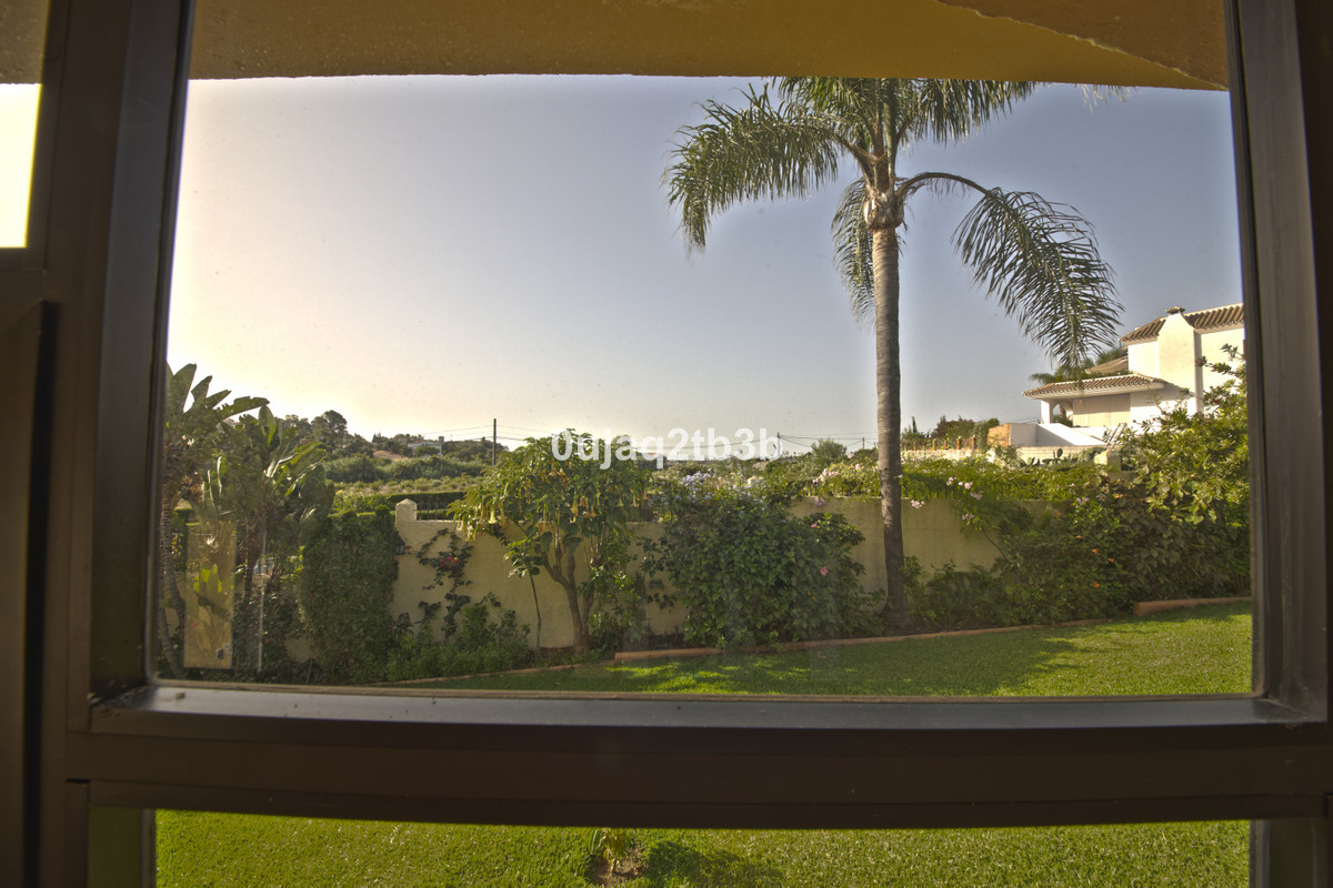 5 Bedroom Villa for Sale in New Golden Mile — view 14