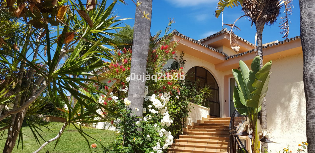 5 Bedroom Villa for Sale in New Golden Mile — view 15
