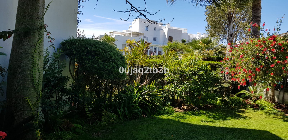 5 Bedroom Villa for Sale in New Golden Mile — view 16