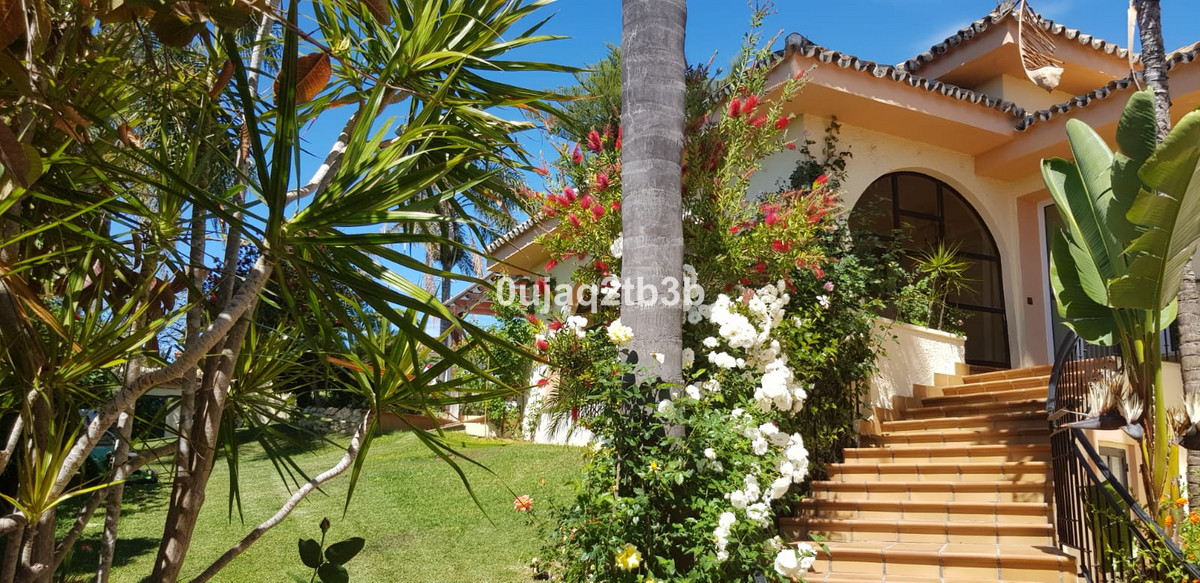 5 Bedroom Villa for Sale in New Golden Mile — view 18
