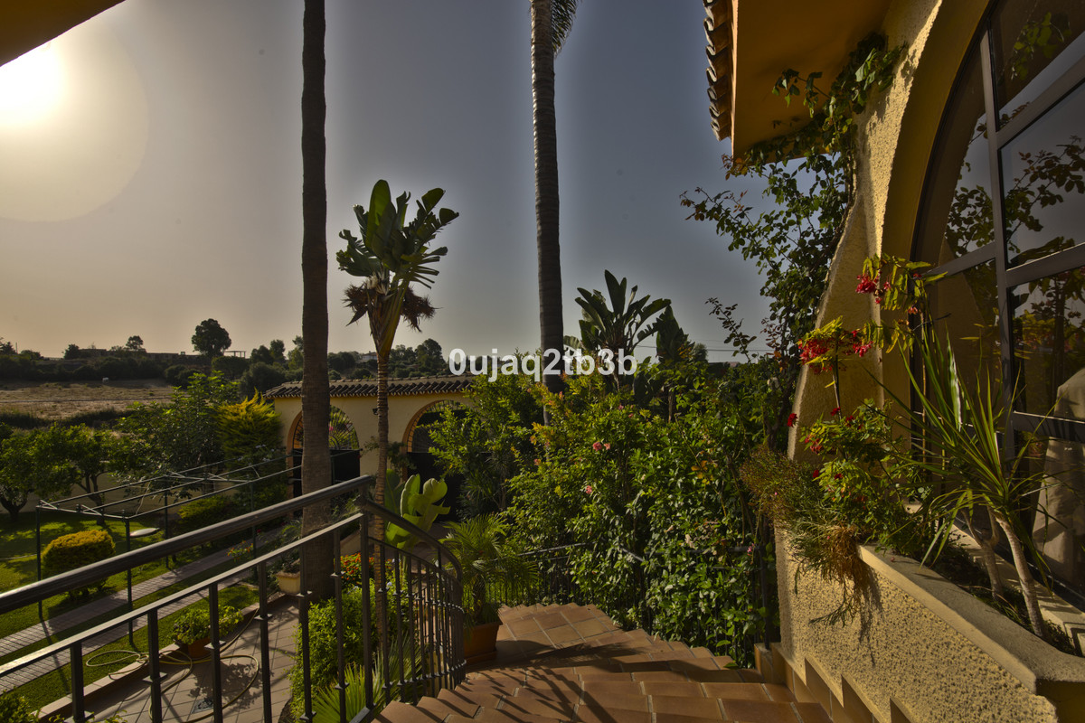 5 Bedroom Villa for Sale in New Golden Mile — view 9