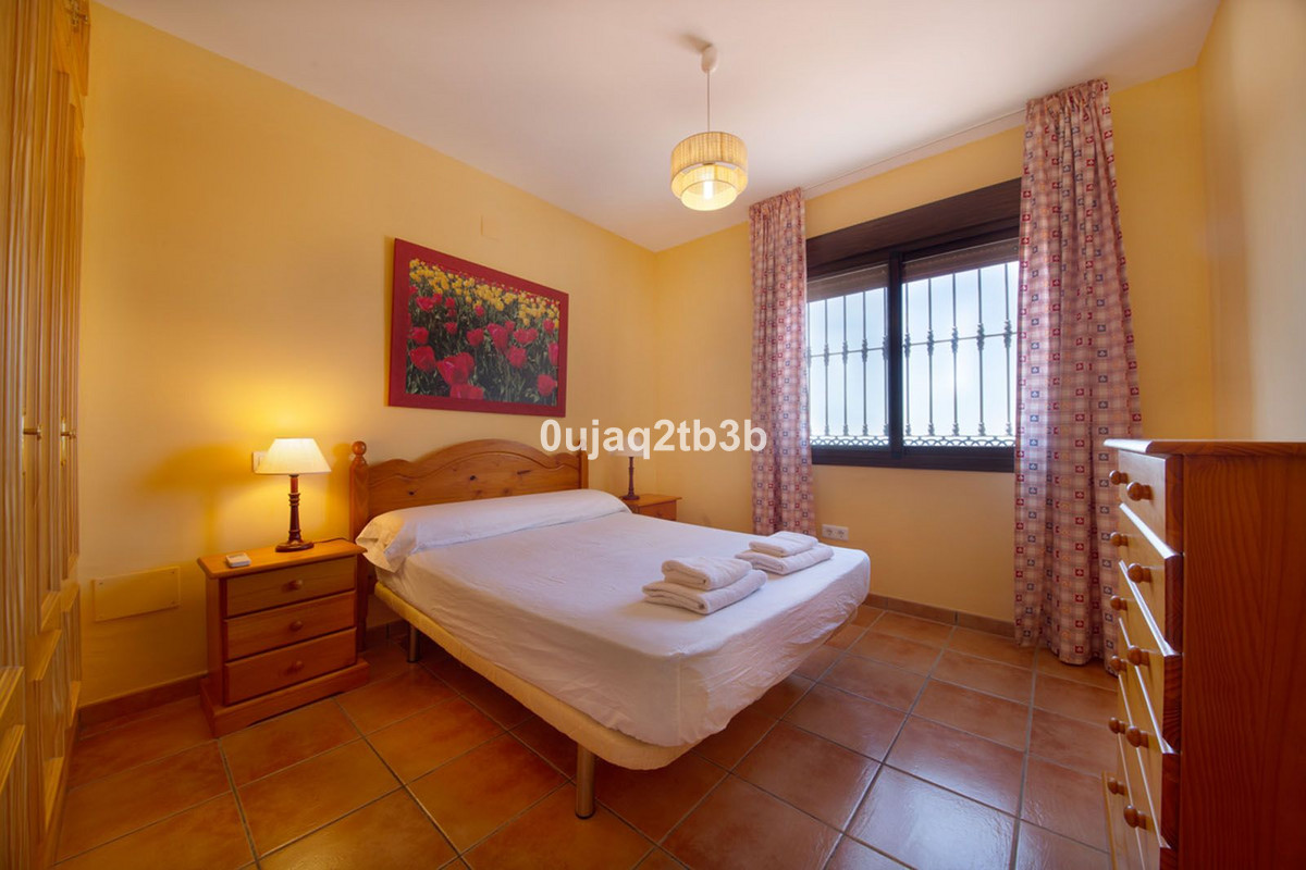 6 Bedroom Villa for Sale in Estepona — view 20