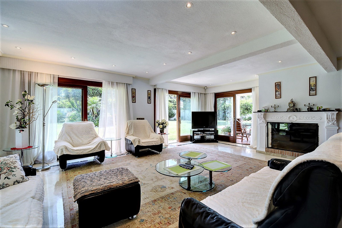 5 Bedroom Villa for Sale in Costalita — view 12