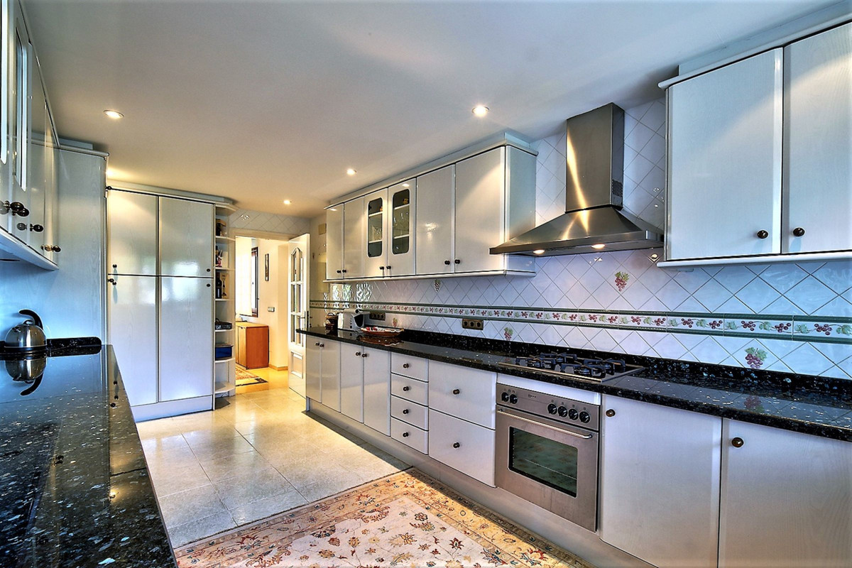 5 Bedroom Villa for Sale in Costalita — view 16