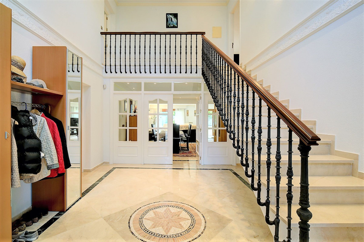 5 Bedroom Villa for Sale in Costalita — view 17