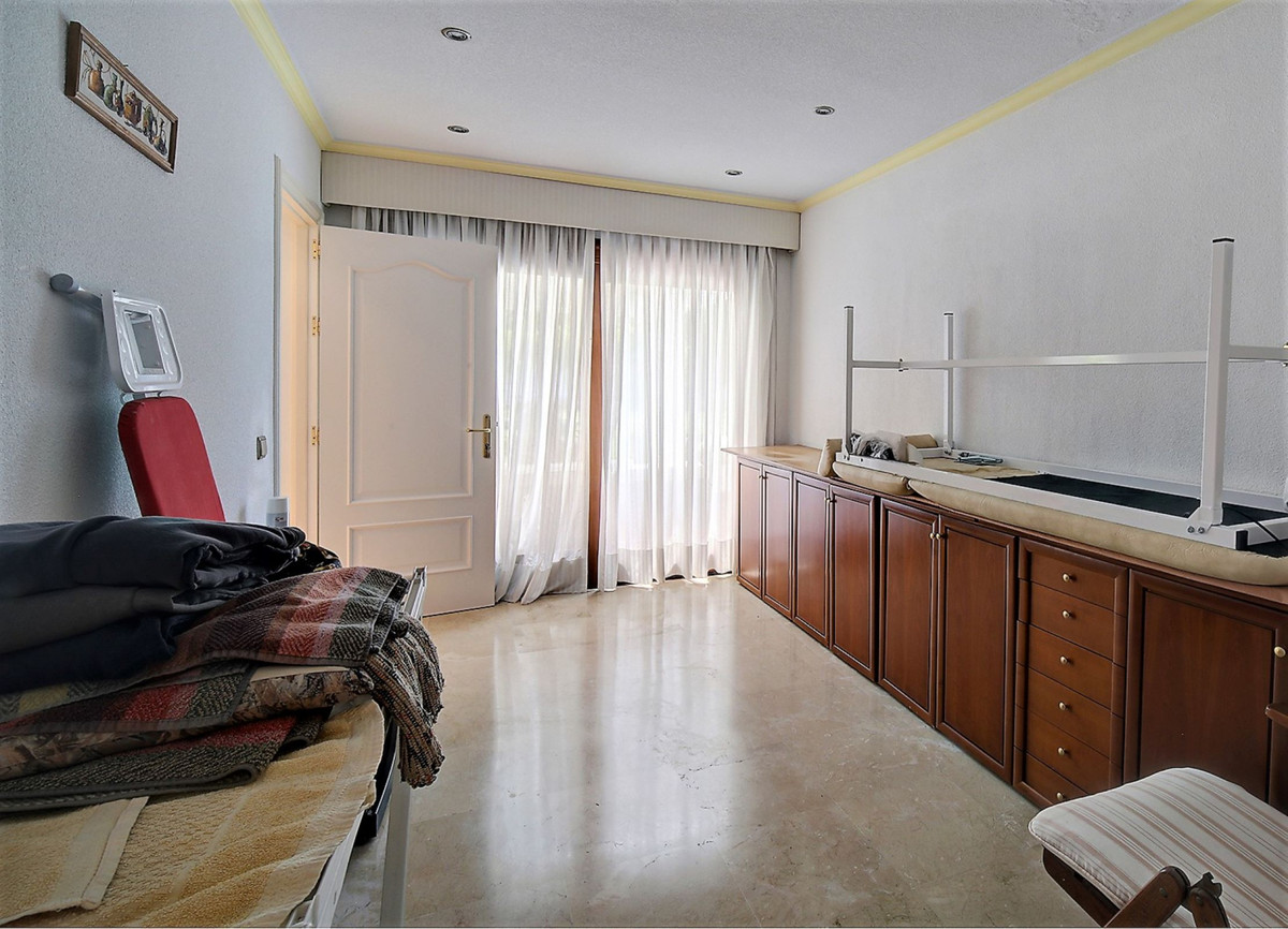 5 Bedroom Villa for Sale in Costalita — view 18