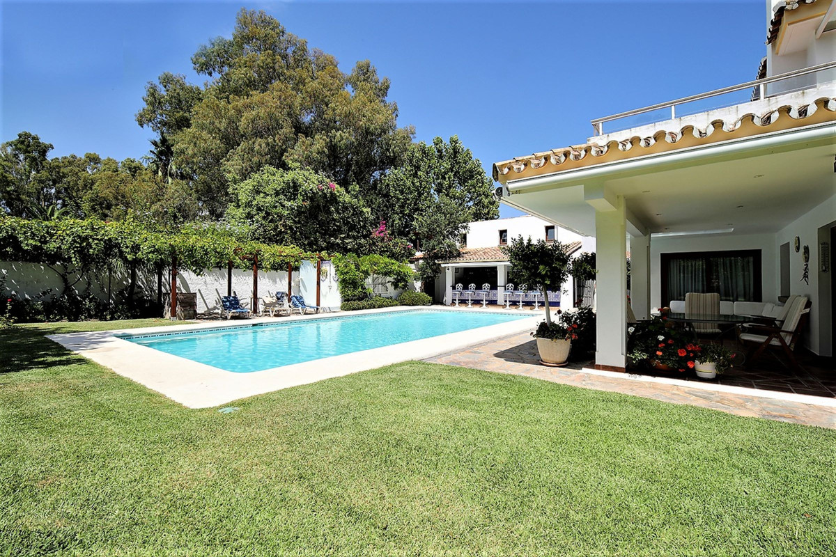5 Bedroom Villa for Sale in Costalita — 4