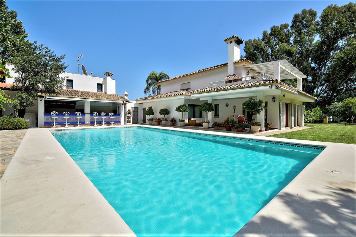 5 Bedroom Villa for Sale in Costalita — 8