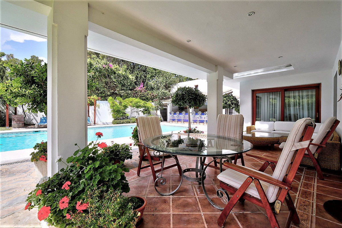 5 Bedroom Villa for Sale in Costalita — 9