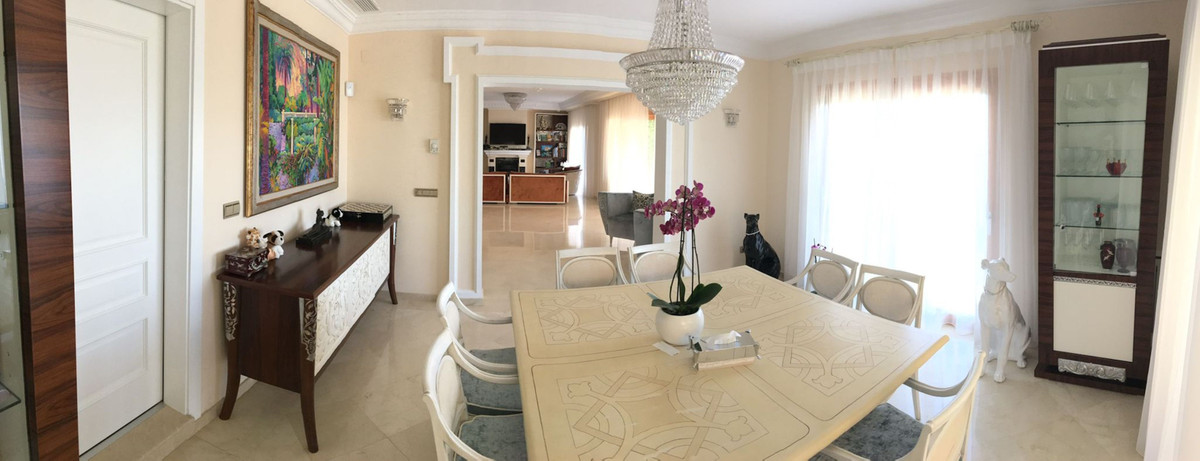 5 Bedroom Villa for Sale in Sierra Blanca — view 14