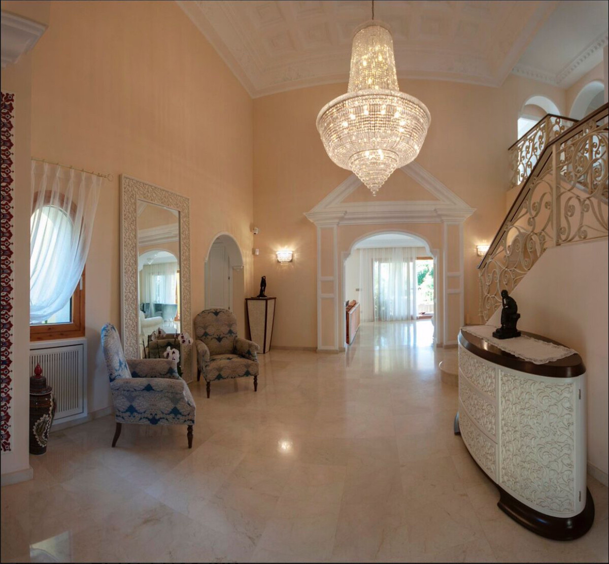 5 Bedroom Villa for Sale in Sierra Blanca — view 15