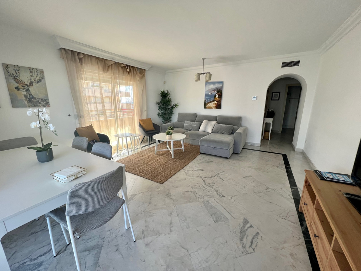 2 Bedroom Apartment for Sale in Puerto Banús — view 4