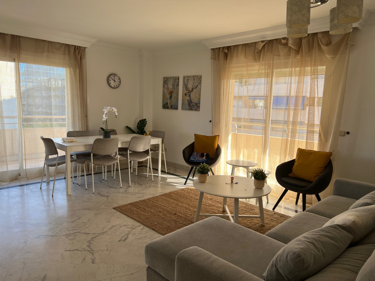 2 Bedroom Apartment for Sale in Puerto Banús — view 5