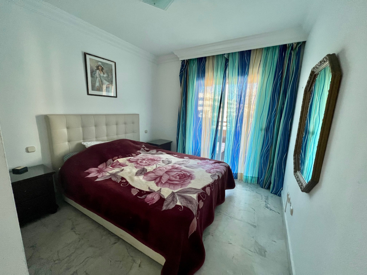 2 Bedroom Apartment for Sale in Puerto Banús — view 6