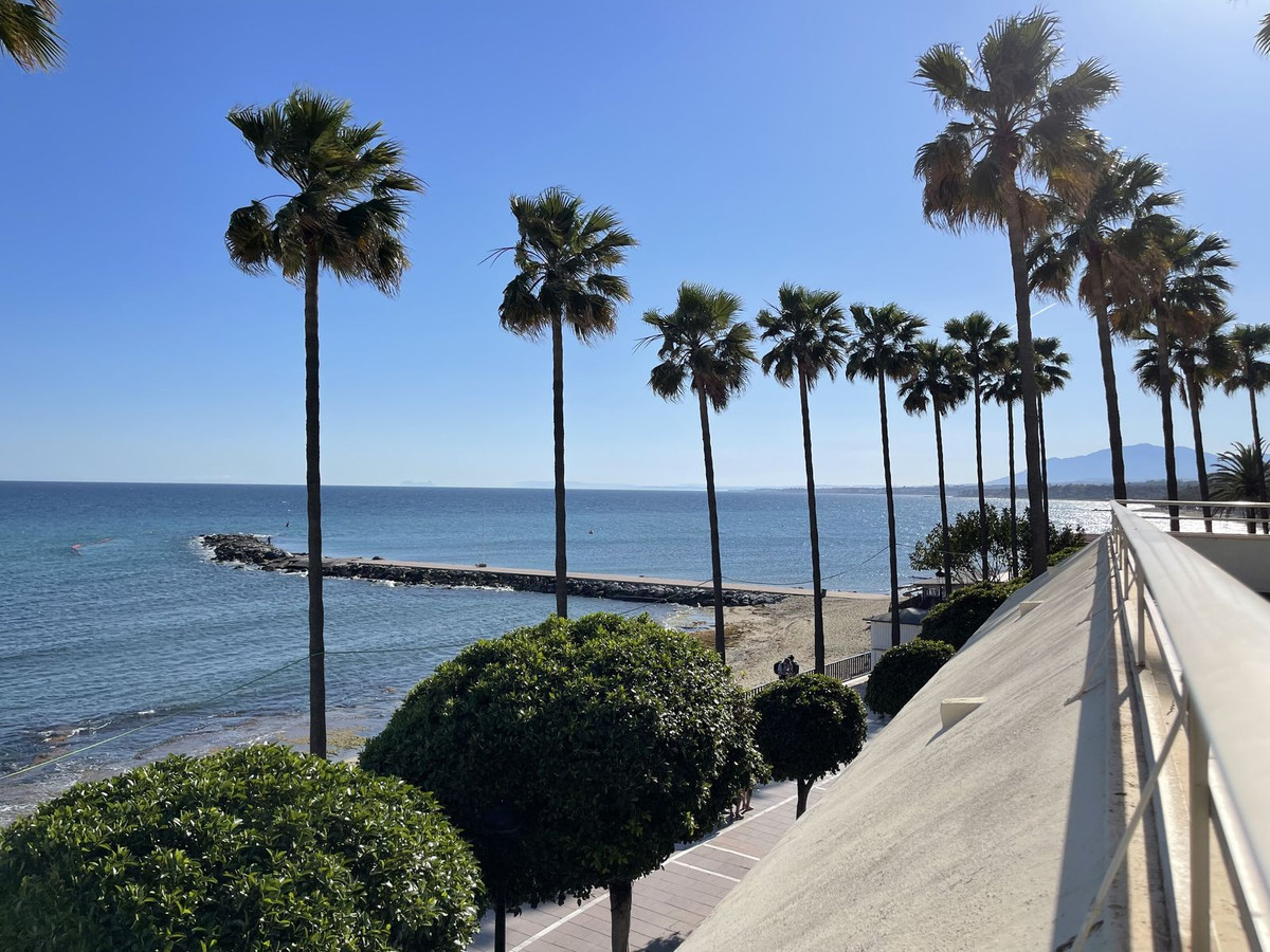 4 Bedroom Apartment for Sale in Marbella — 2
