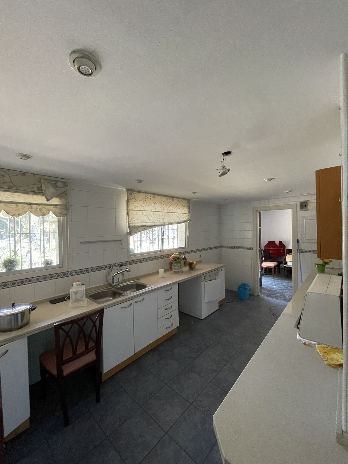 4 Bedroom Apartment for Sale in Marbella — view 11