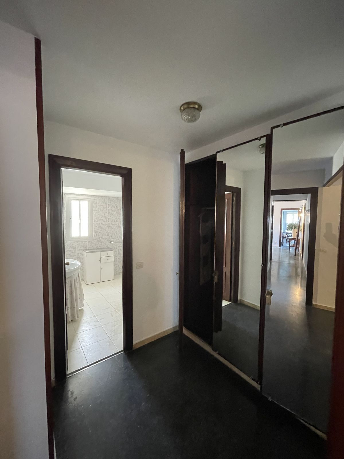 4 Bedroom Apartment for Sale in Marbella — view 15