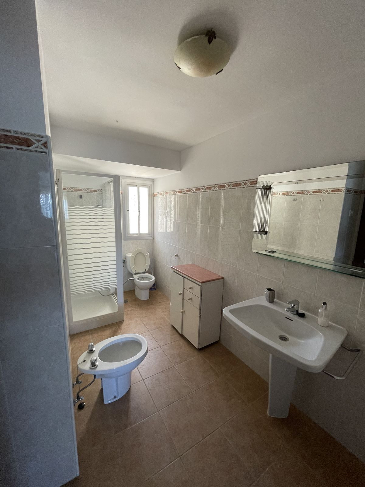 4 Bedroom Apartment for Sale in Marbella — view 17