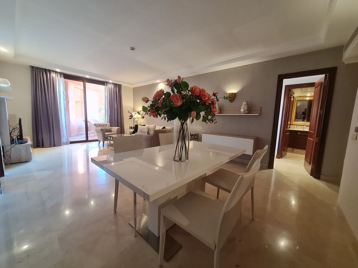 2 Bedroom Apartment for Sale in Estepona — 9