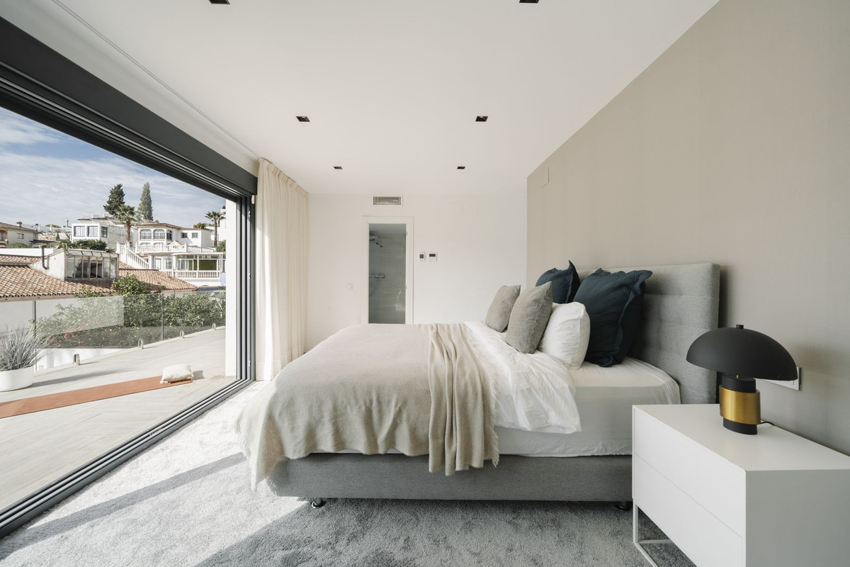 4 Bedroom Villa for Sale in Nueva Andalucía — view 14