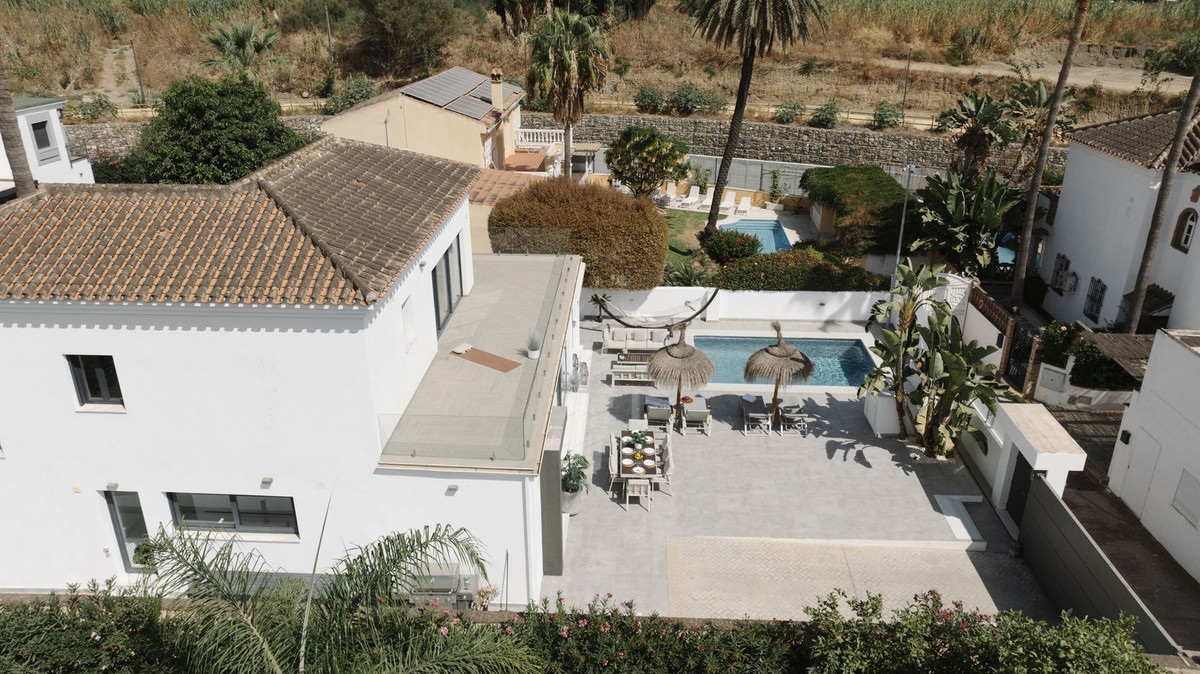 4 Bedroom Villa for Sale in Nueva Andalucía — 5